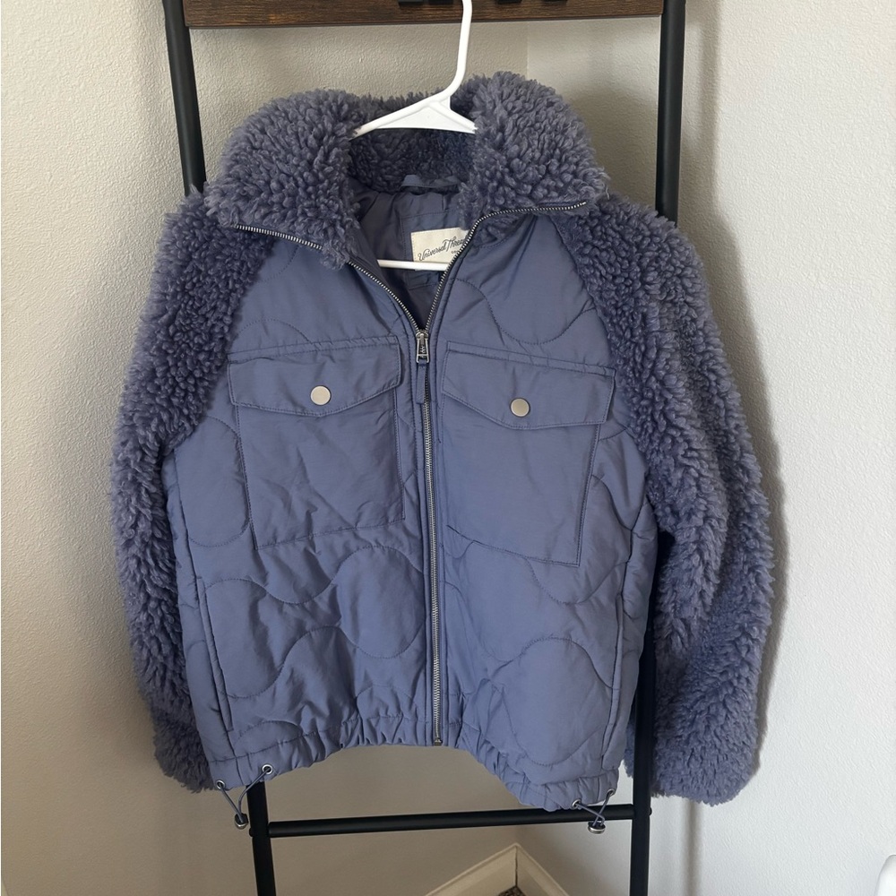 Universal Thread Puffer Jacket in Blue and Gray